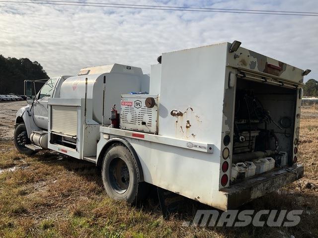 Ford F-750 Cisternové vozy