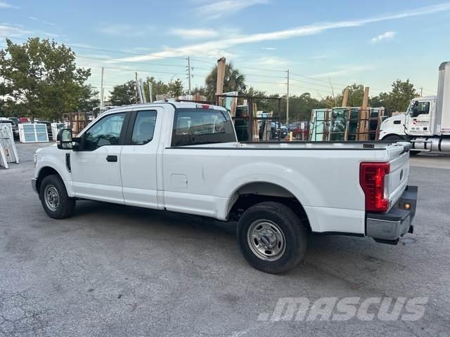 Ford F250 Další