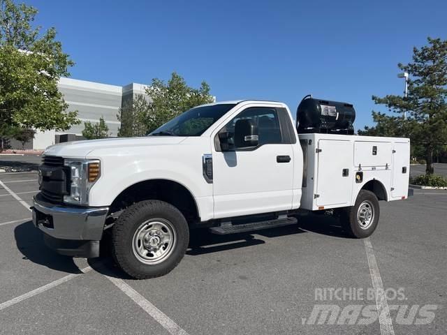 Ford F250 XL Komunální / Multi-užitková vozidla