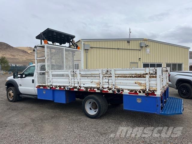 Ford F450 Komunální / Multi-užitková vozidla