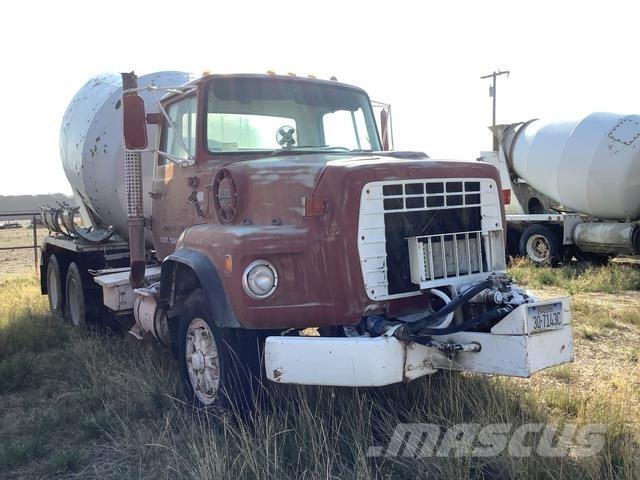 Ford L8000 Další