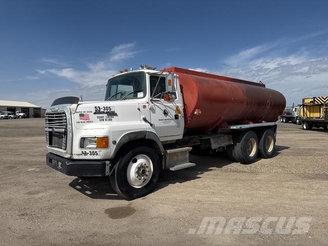 Ford L9000 Cisterny na vodu