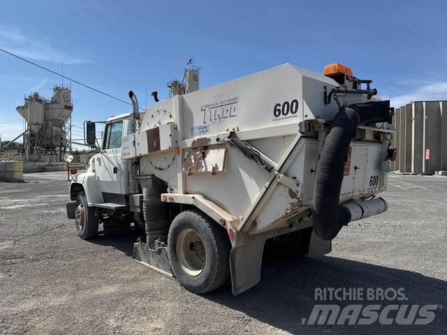 Ford LN7000 Zametací vozy