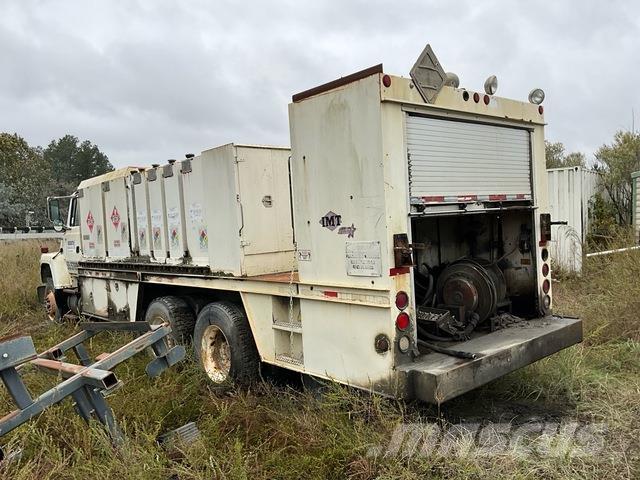 Ford LNT9000 Cisternové vozy