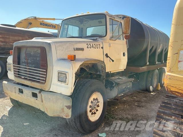 Ford LT9000 Cisterny na vodu