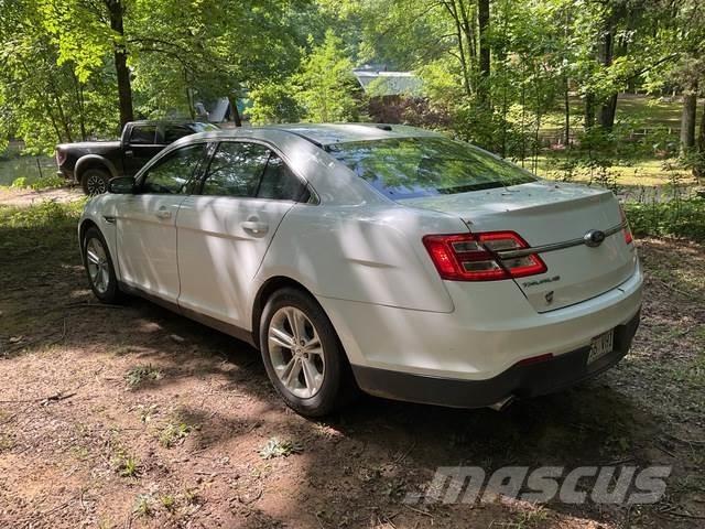 Ford Taurus Osobní vozy