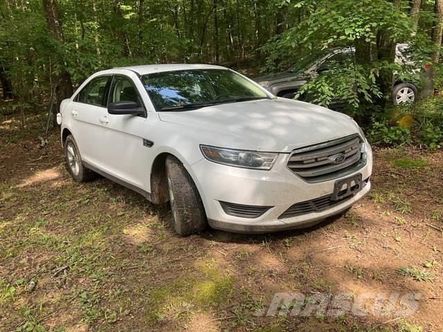 Ford Taurus Osobní vozy