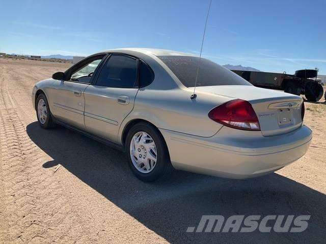 Ford Taurus SE Osobní vozy
