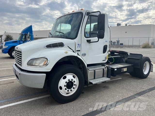  Freightiner M2 Tahače