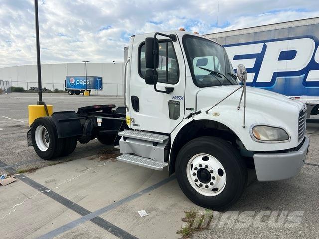  Freightiner M2 Tahače