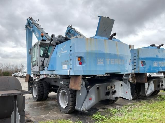 Fuchs MHL360 Stroje pro manipulaci s odpadem
