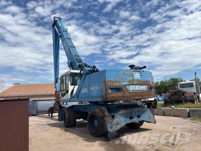 Fuchs MHL360 Stroje pro manipulaci s odpadem