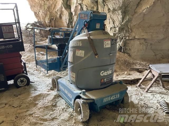 Genie GR-26J Vertikální sloupové výtahy