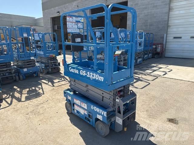 Genie GS-1330M Nůžková zvedací plošina