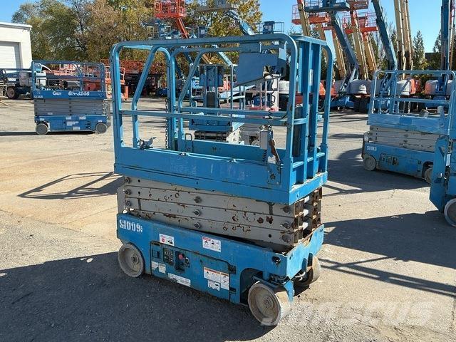 Genie GS-1930 Nůžková zvedací plošina