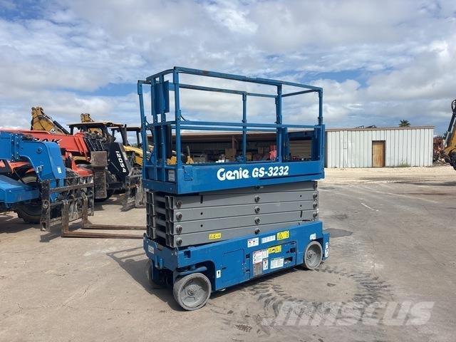 Genie GS-3232 Nůžková zvedací plošina