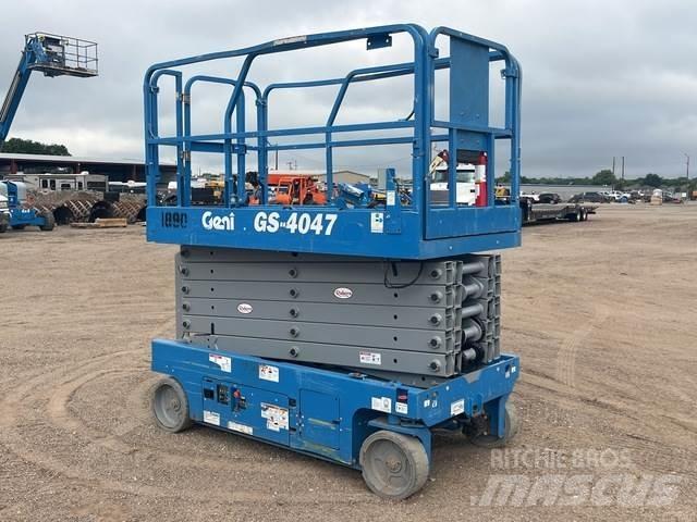 Genie GS-4047 Nůžková zvedací plošina