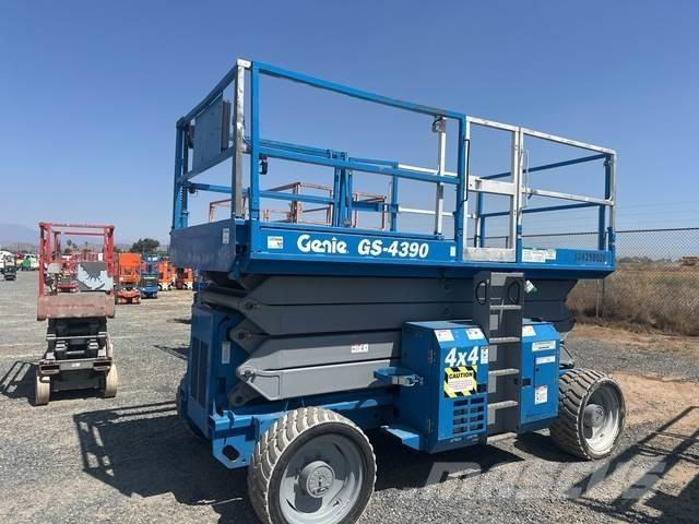 Genie GS-4390 Nůžková zvedací plošina