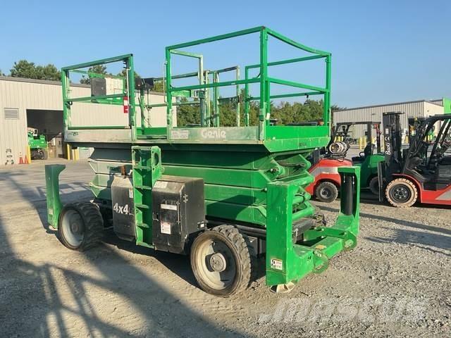 Genie GS-4390 Nůžková zvedací plošina