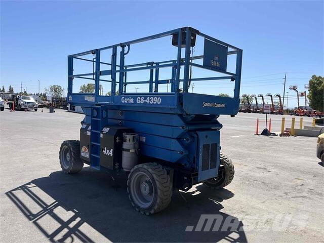 Genie GS4390RT Nůžková zvedací plošina