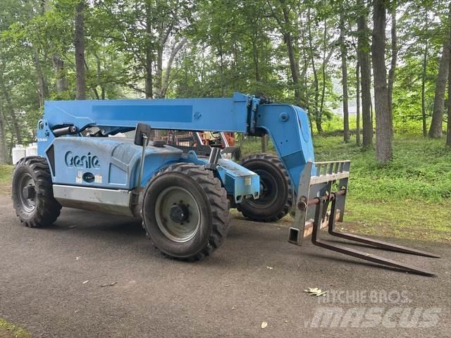 Genie GTH-844 Teleskopické manipulátory