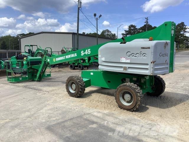 Genie S-45 Teleskopické plošiny