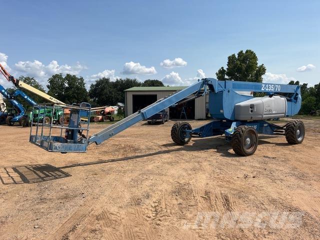 Genie Z-135 Kloubové plošiny