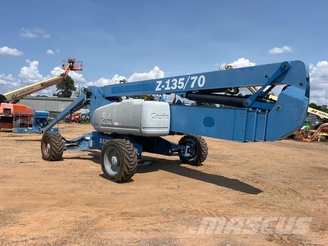 Genie Z-135 Kloubové plošiny
