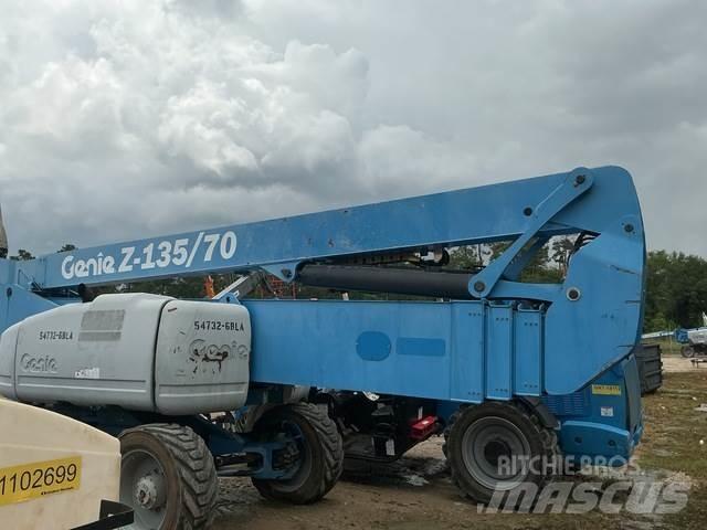 Genie Z-135/70 Kloubové plošiny