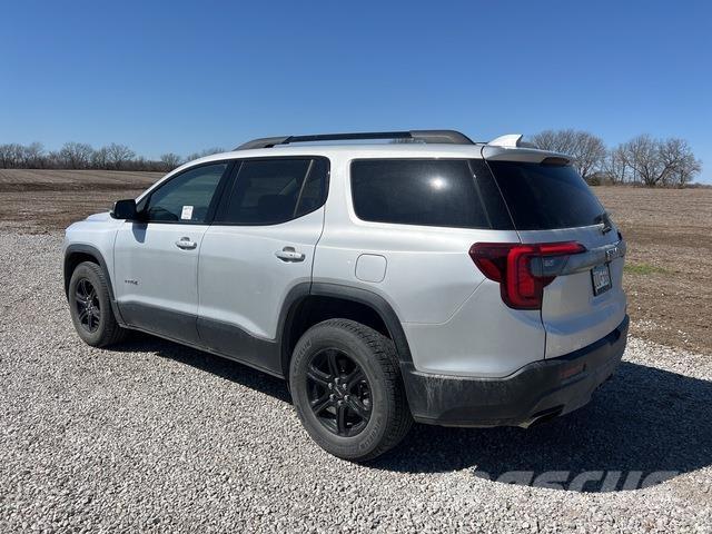 GMC Acadia Osobní vozy