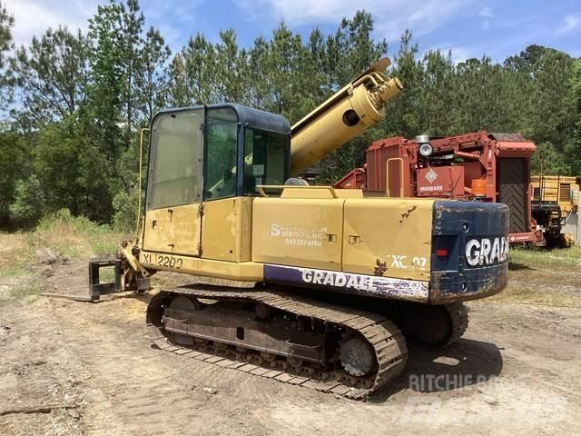 Gradall XL2200 Pásová rýpadla