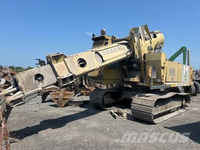 Gradall XL5210 Pásová rýpadla