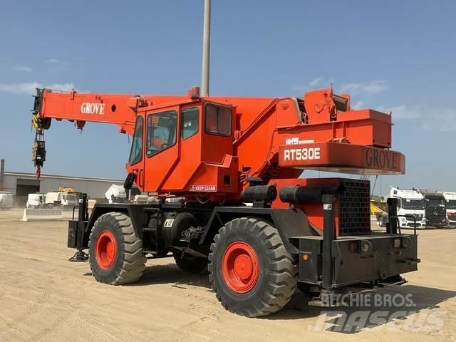 Grove RT530E Jeřáby pro těžký terén