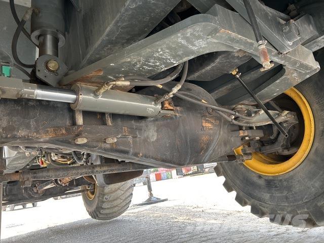 Grove RT600E Jeřáby pro těžký terén