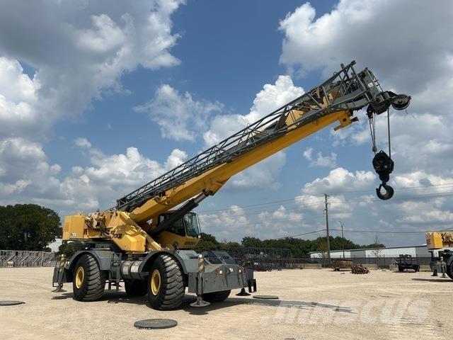 Grove RT700E Jeřáby pro těžký terén