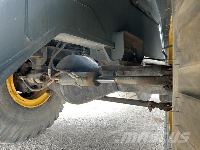 Grove RT700E Jeřáby pro těžký terén