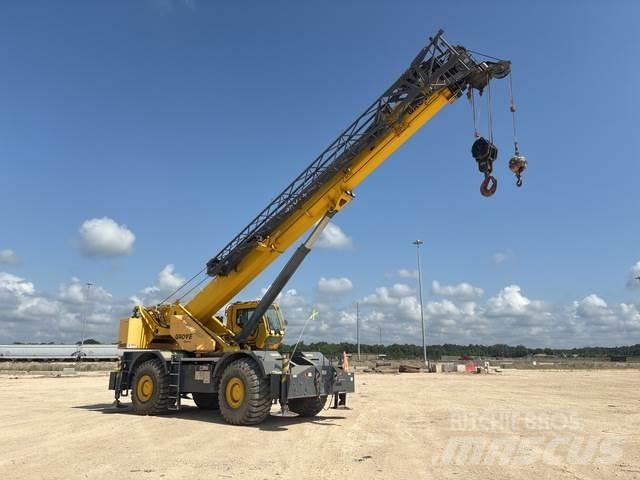 Grove RT880E Jeřáby pro těžký terén