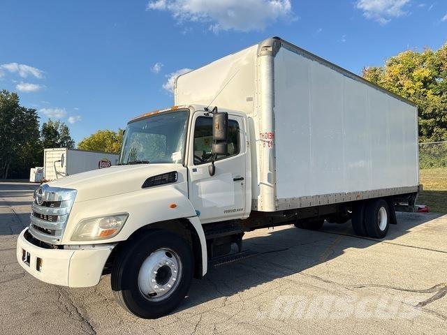 Hino 238 Skříňová nástavba