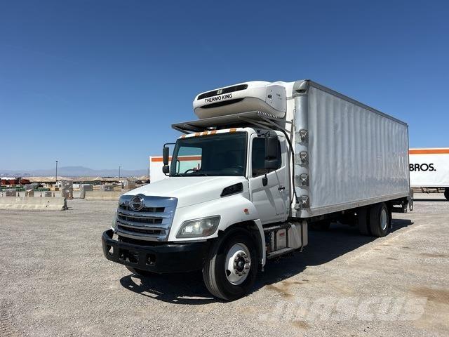 Hino 268 Chladírenské nákladní vozy