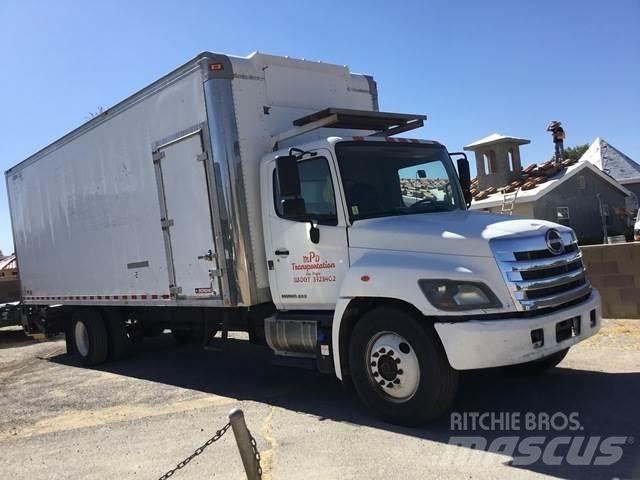 Hino 338 Skříňová nástavba