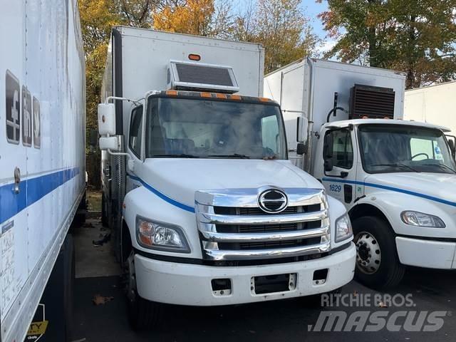 Hino 338 Skříňová nástavba