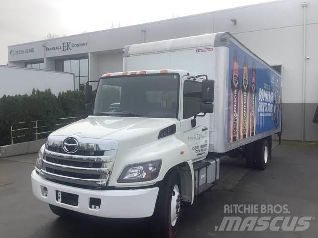 Hino 338 Skříňová nástavba