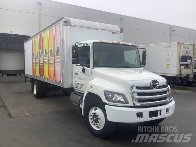 Hino 338 Skříňová nástavba