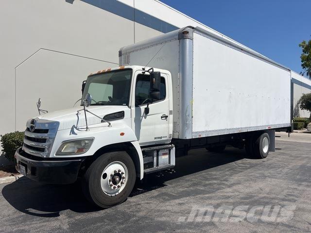 Hino 338 Skříňová nástavba