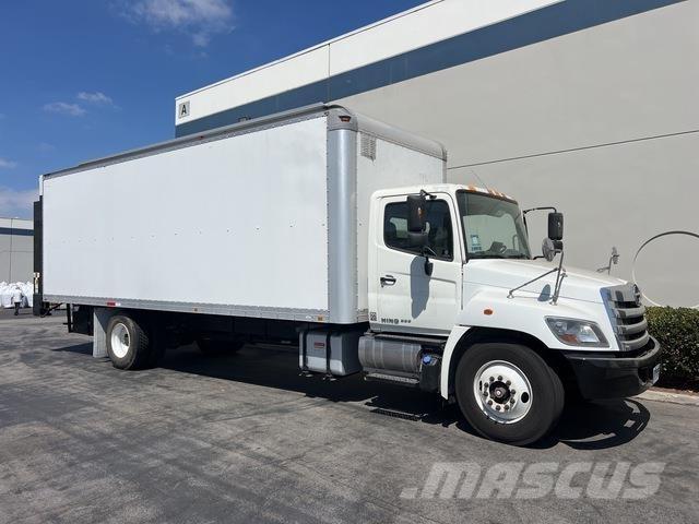 Hino 338 Skříňová nástavba