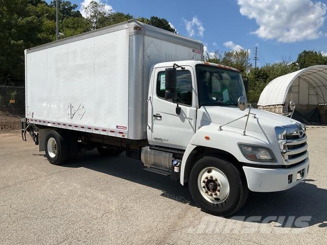 Hino 338 Skříňová nástavba