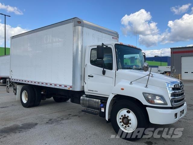 Hino 338 Skříňová nástavba