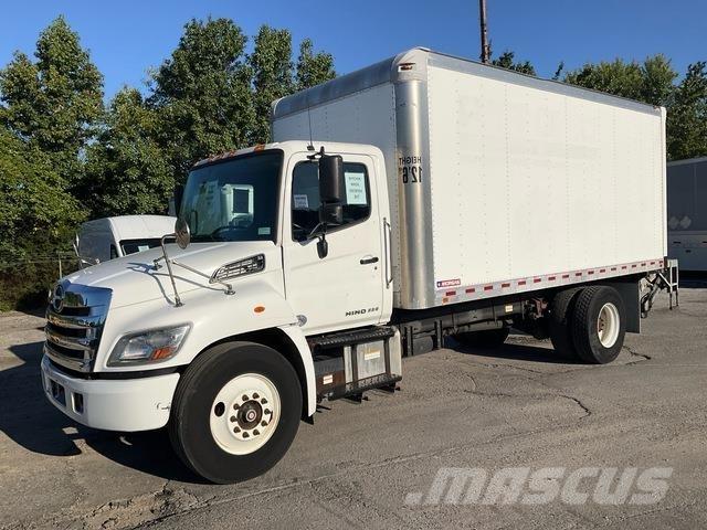 Hino 338 Skříňová nástavba