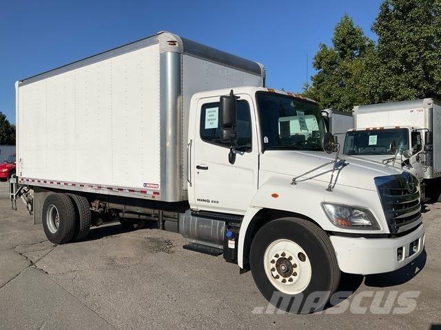 Hino 338 Skříňová nástavba