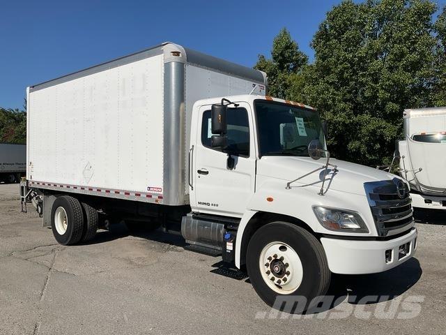 Hino 338 Skříňová nástavba